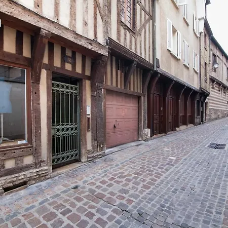 A Avec Jardin Cloture 50 M² * Troyes