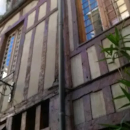 A Avec Cour Interieure Cloturee - 50 M² Apartman *