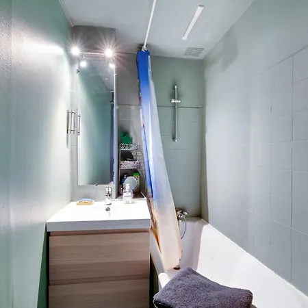 A Avec Cour Interieure Cloturee - 50 M² *