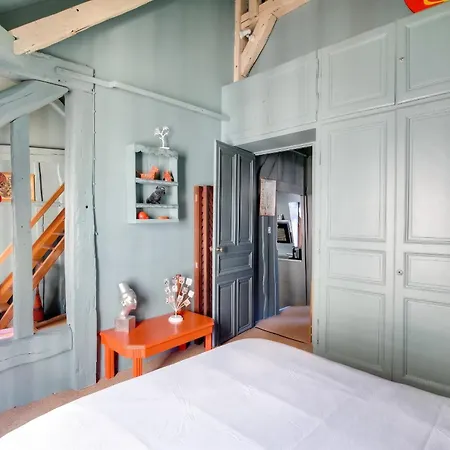 A Avec Cour Interieure Cloturee - 50 M² *