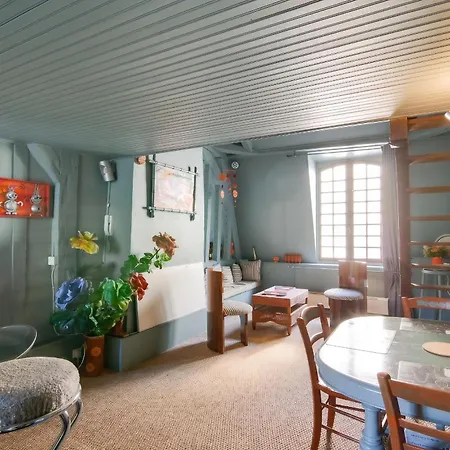 A Avec Cour Interieure Cloturee - 50 M² Appartement *